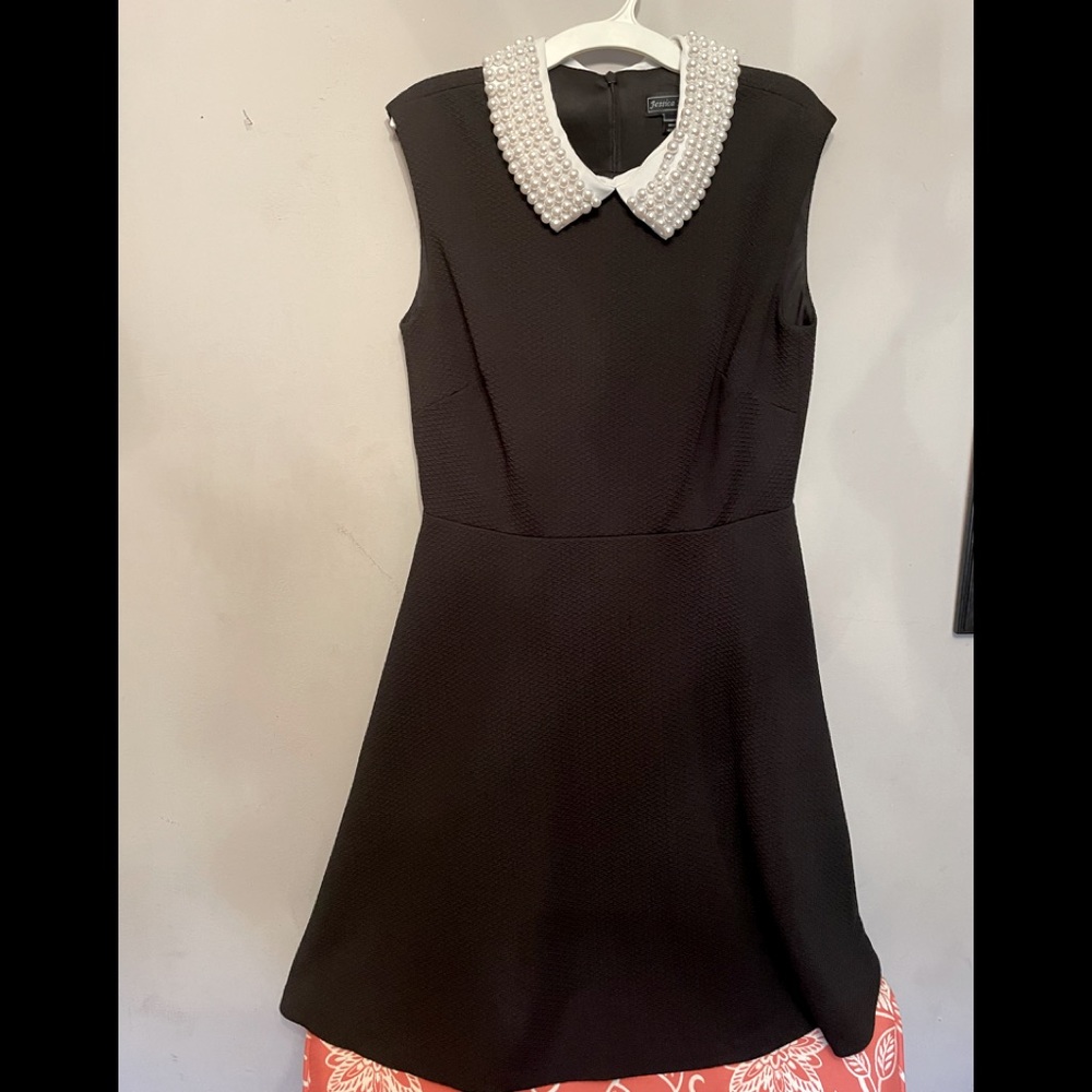 Jessica Howard Gorgeous Pearl Neck Dress